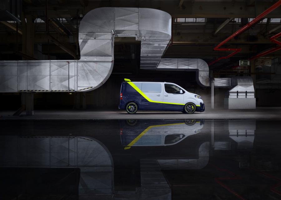  Opel O-Team Zafira Life 2019 года  (фото 2 из 11)